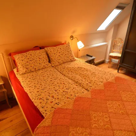 Attractively Furnished In Holiday home *