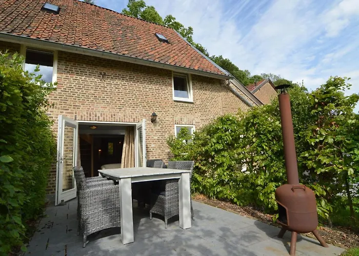 Дом отдыха In Near Forest