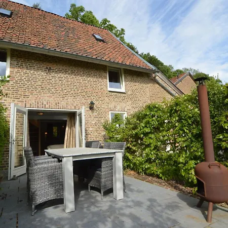 Dom wakacyjny In Near Forest